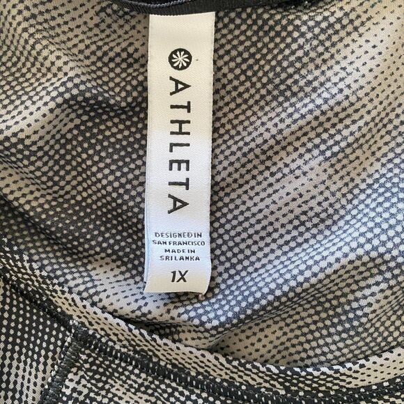 Athleta Black and Gray Ultimate Train Printed Short Sleeve Lightweight Tee Sz 1X - Picture 8 of 11